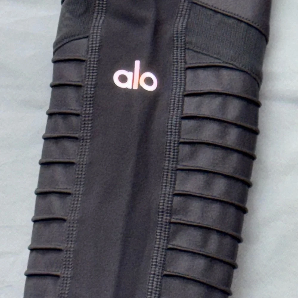 ALO Yoga‎ XS Leggings in Charcoal